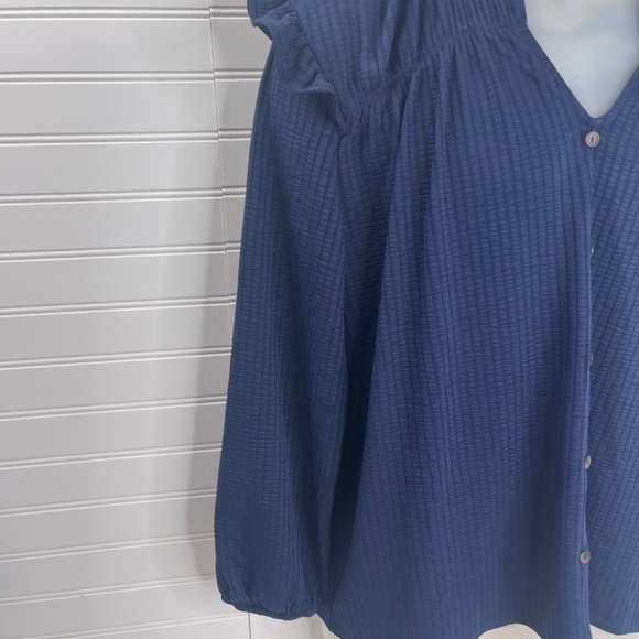 NWT Kaileigh Lev Ruffle Detail Knit Top Navy Large - Picture 3 of 9